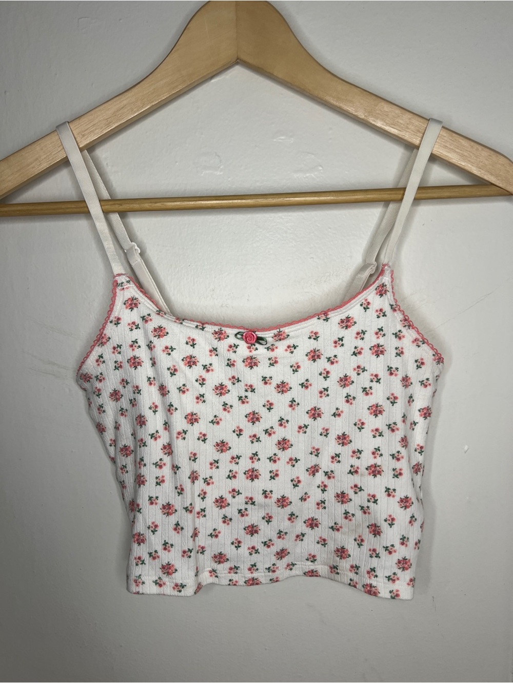 Colsie White Ribbed Floral Cami with Pink Rose Print